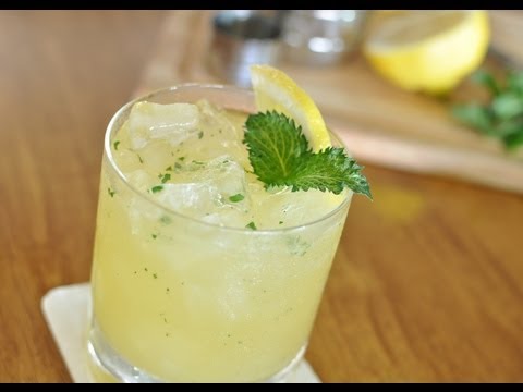 How to make a Whiskey Smash Cocktail