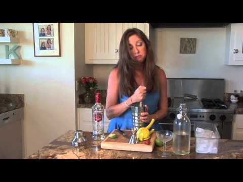 How to Make a Strawberry Daiquiri With Vodka & Real Strawberri... : Foods & Drinks for Entertaining